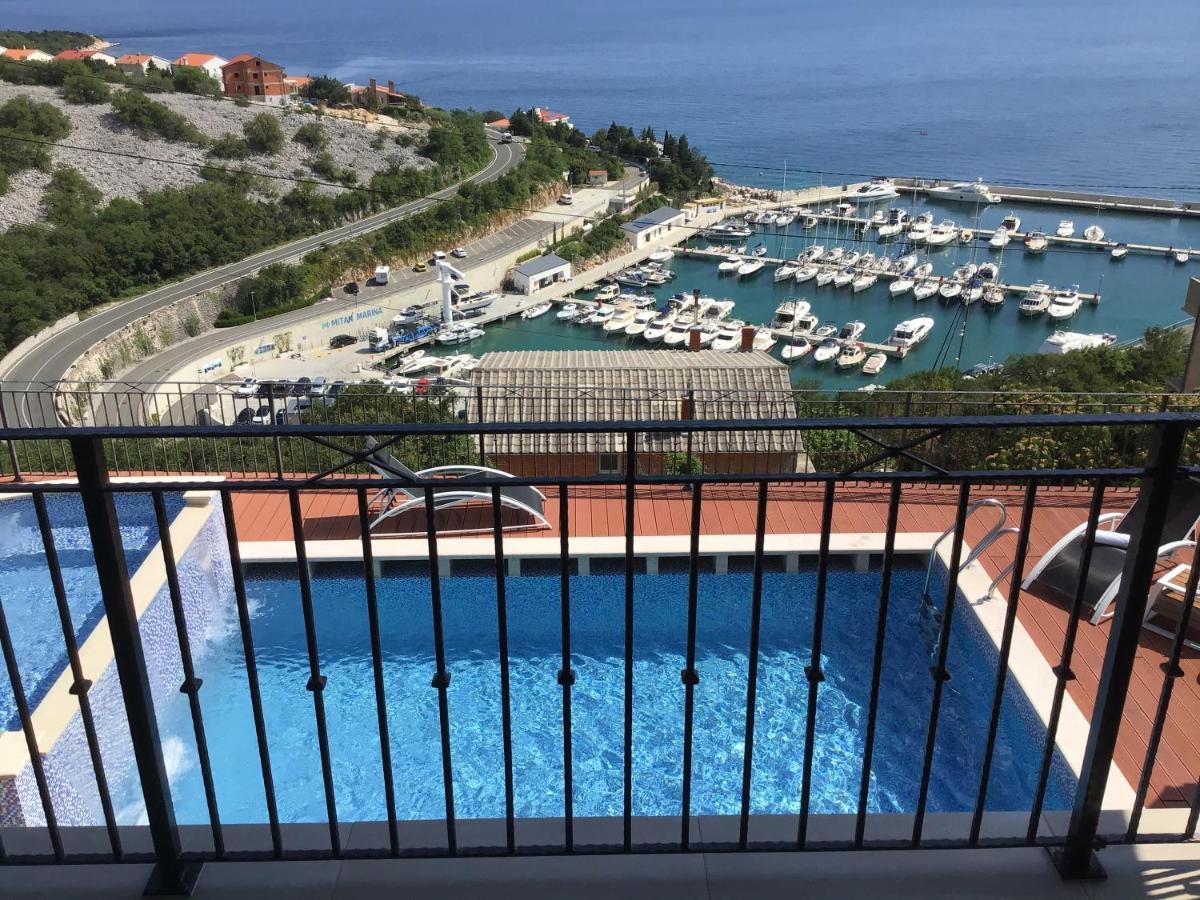 Apartments Villa Manda Novi Vinodolski Exterior photo