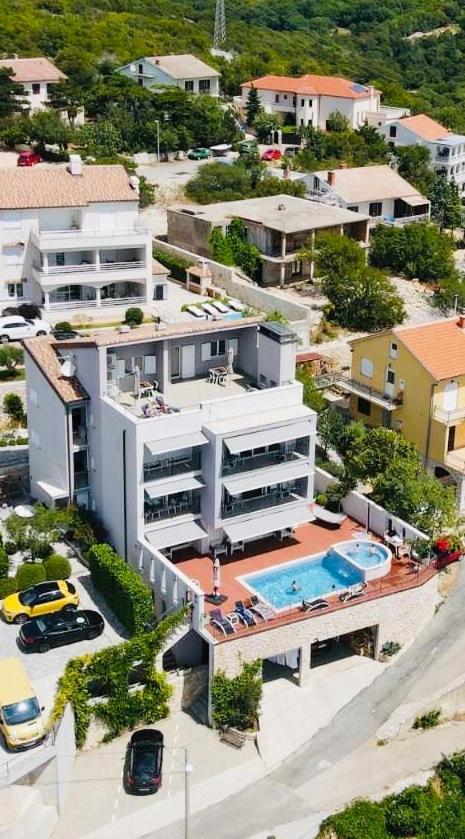 Apartments Villa Manda Novi Vinodolski Exterior photo