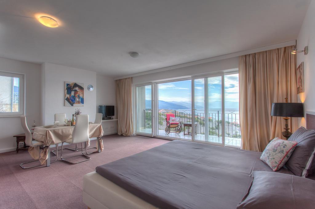 Apartments Villa Manda Novi Vinodolski Room photo